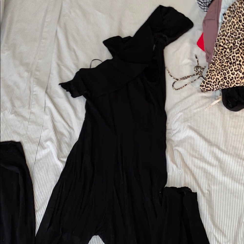 ONE SHOULDER BLACK JUMPSUIT